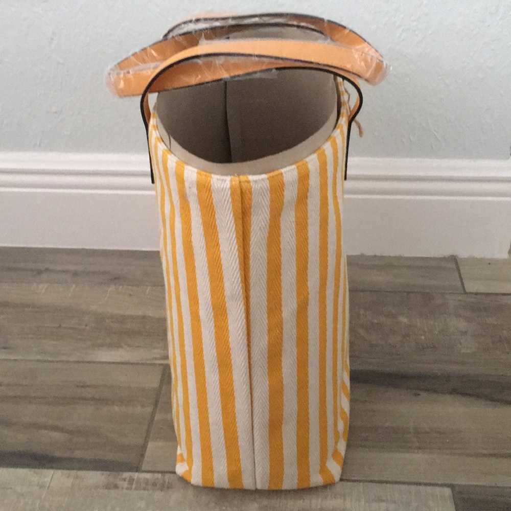 Sale 3 for $20 NWT beach bag - Picture 3 of 3